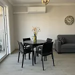 Luxury & Modern Two Bedroom * Марсаскала