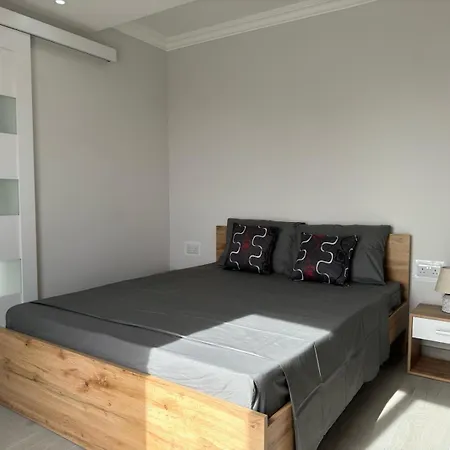 Luxury & Modern Two Bedroom * Марсаскала