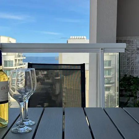 Апартаменты Luxury & Modern Two Bedroom Марсаскала