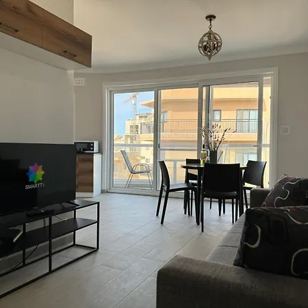 Luxury & Modern Two Bedroom Apartment