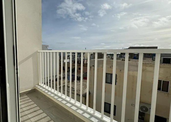 Luxury & Modern Two Bedroom Apartament